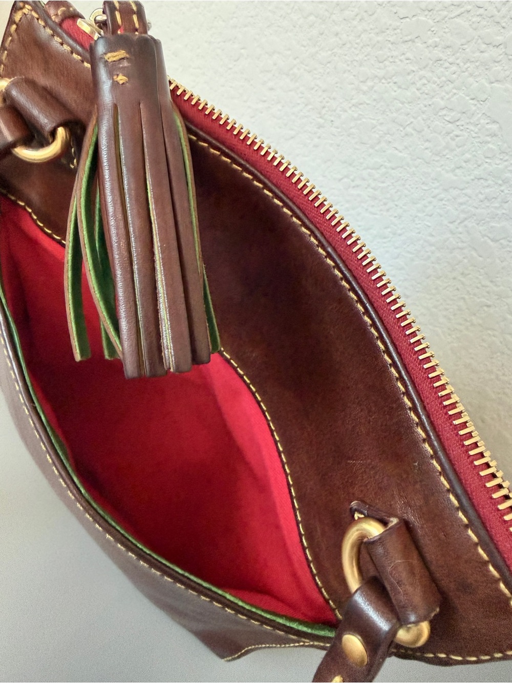 Dooney & Bourke Florentine leather triple zip crossbody bag in a chestnut brown - Picture 6 of 9